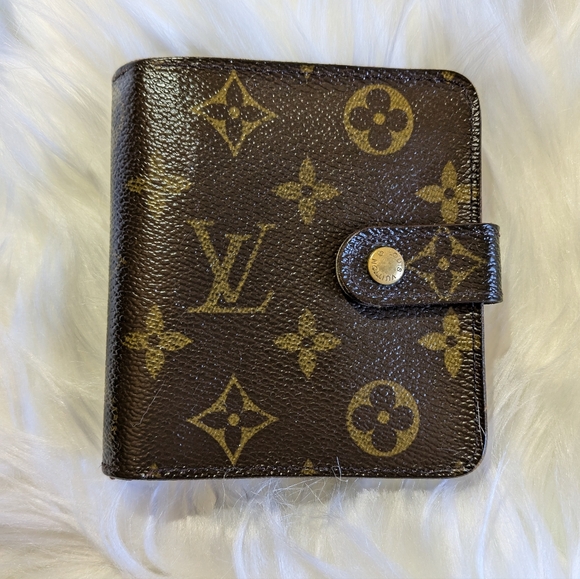 Louis Vuitton Monogram Canvas Compact Wallet - Picture 1 of 9
